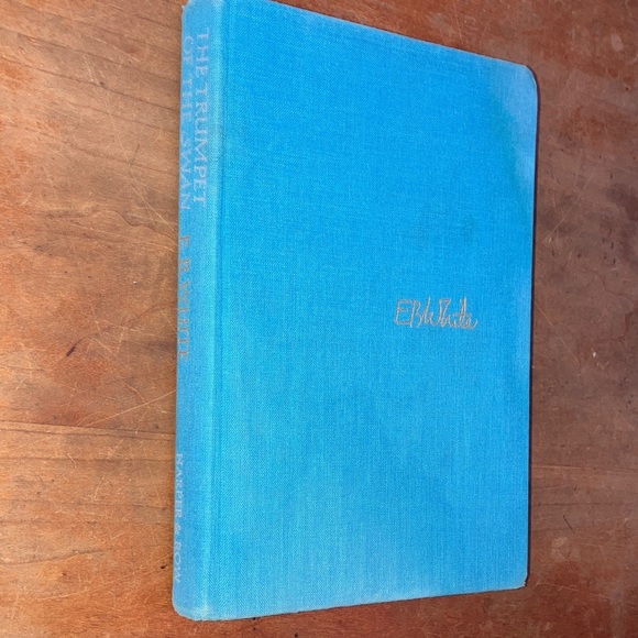 The Trumpet of the Swan by E.B. White - vintage Illustrated Children's Book - Picture 12 of 16